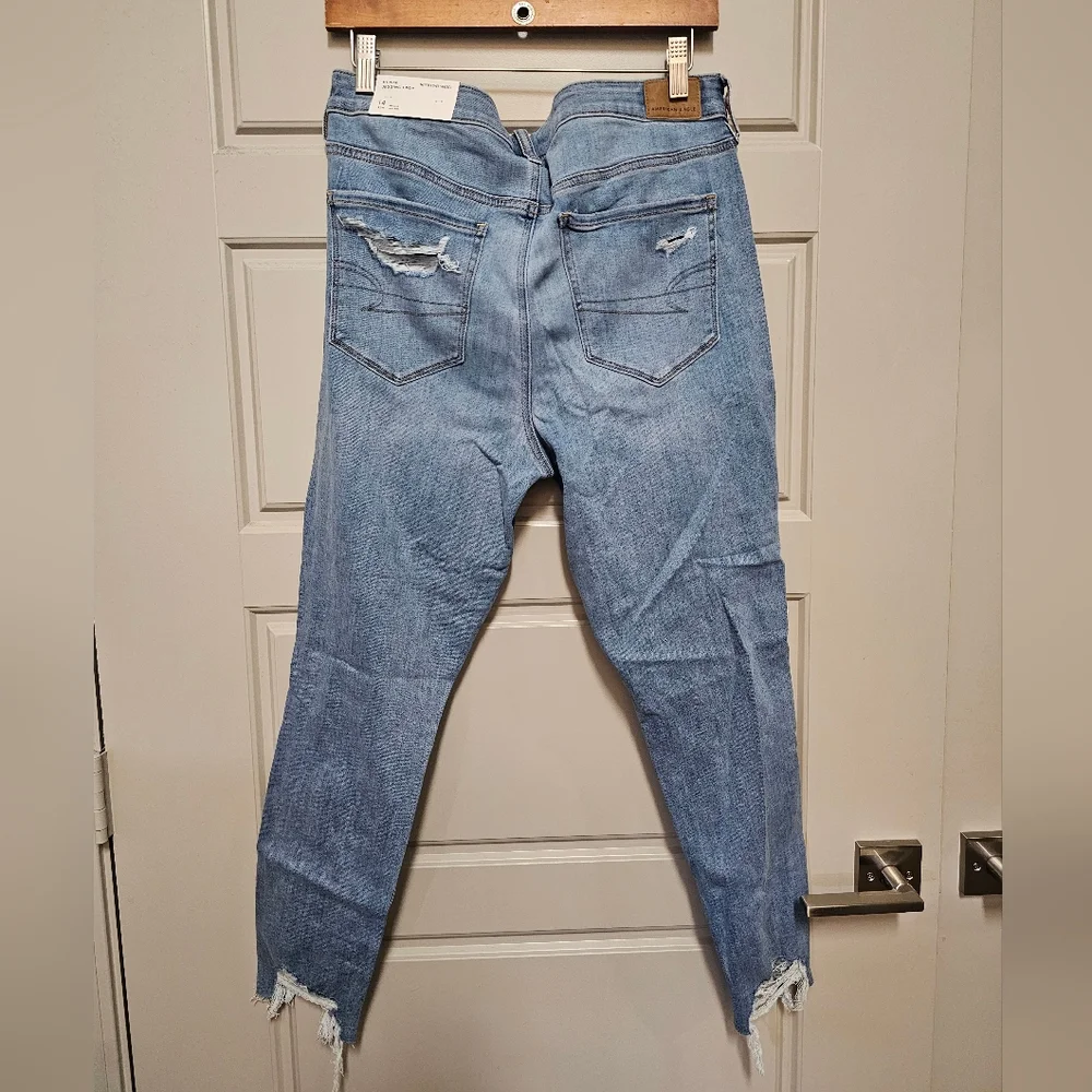 Hi-rise Jegging Crop - Picture 2 of 4